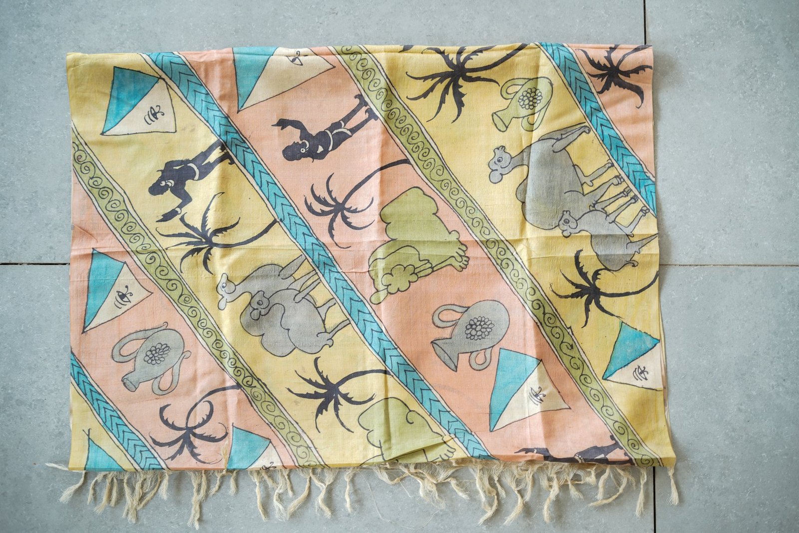 Hand-drawn cloth in the Kalamkari idiom